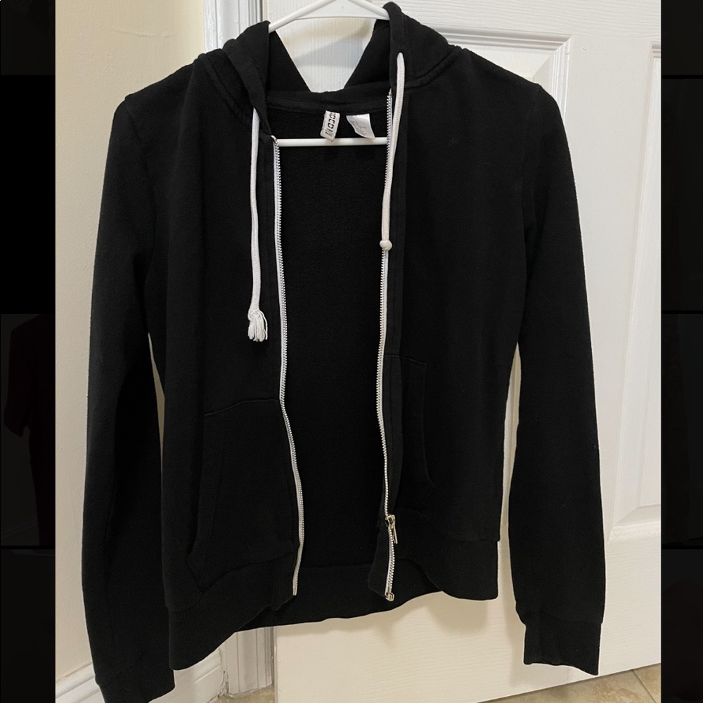 Black sweatshirt